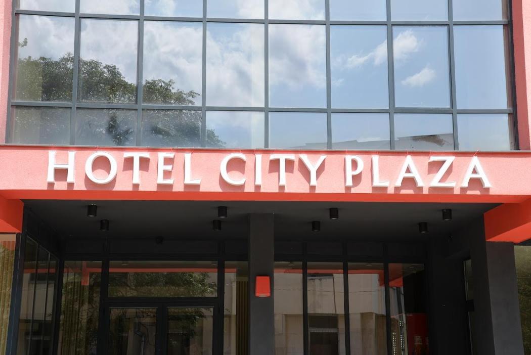 City Plaza Botevgrad Esterno foto